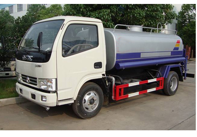 東風(fēng)錫柴五噸灑水車(chē)