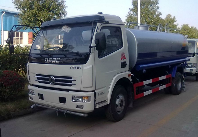 東風(fēng)多利卡6.93方灑水車(chē)