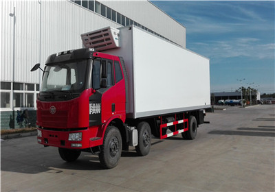 解放J6小三車軸冷藏車-廂長(zhǎng)8.7米